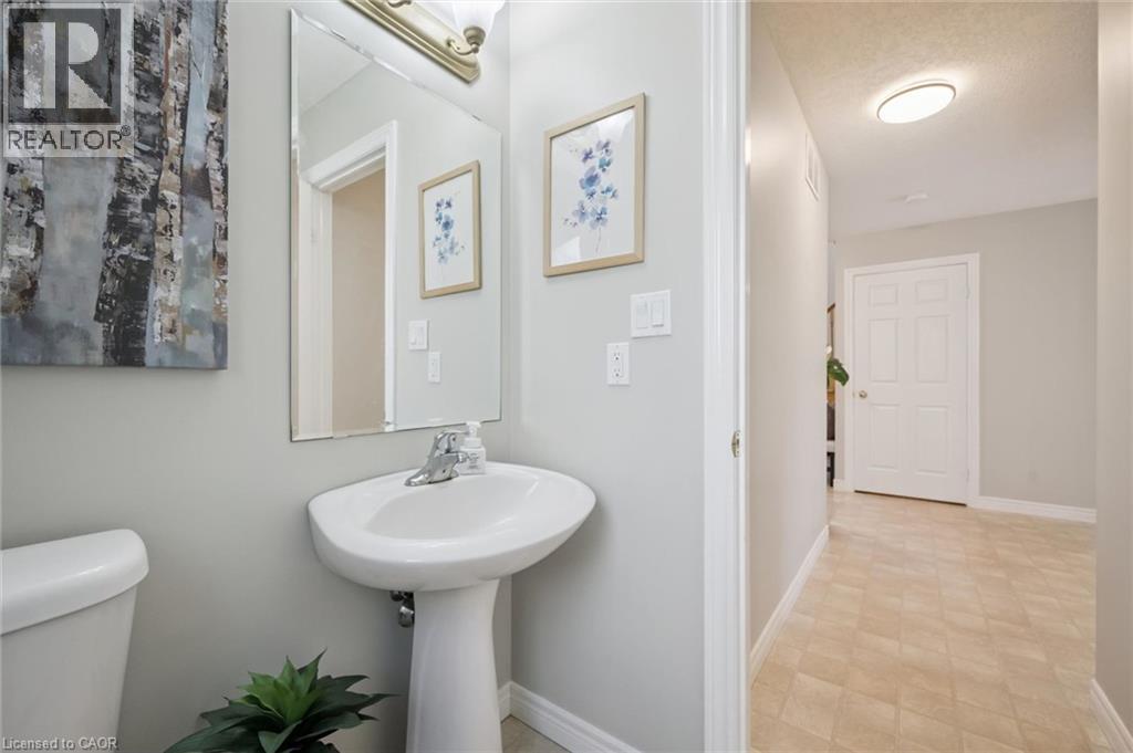 56 Henhoeffer Crescent, Kitchener, ON - Indoor Photo Showing Bathroom