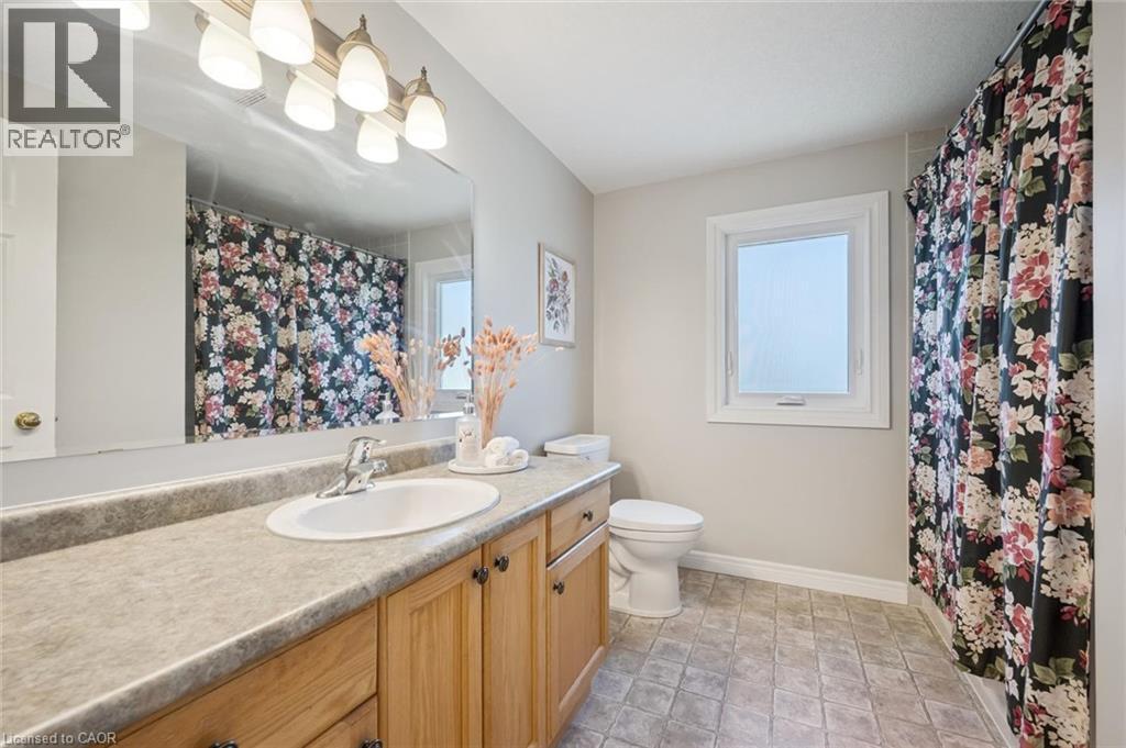 56 Henhoeffer Crescent, Kitchener, ON - Indoor Photo Showing Bathroom
