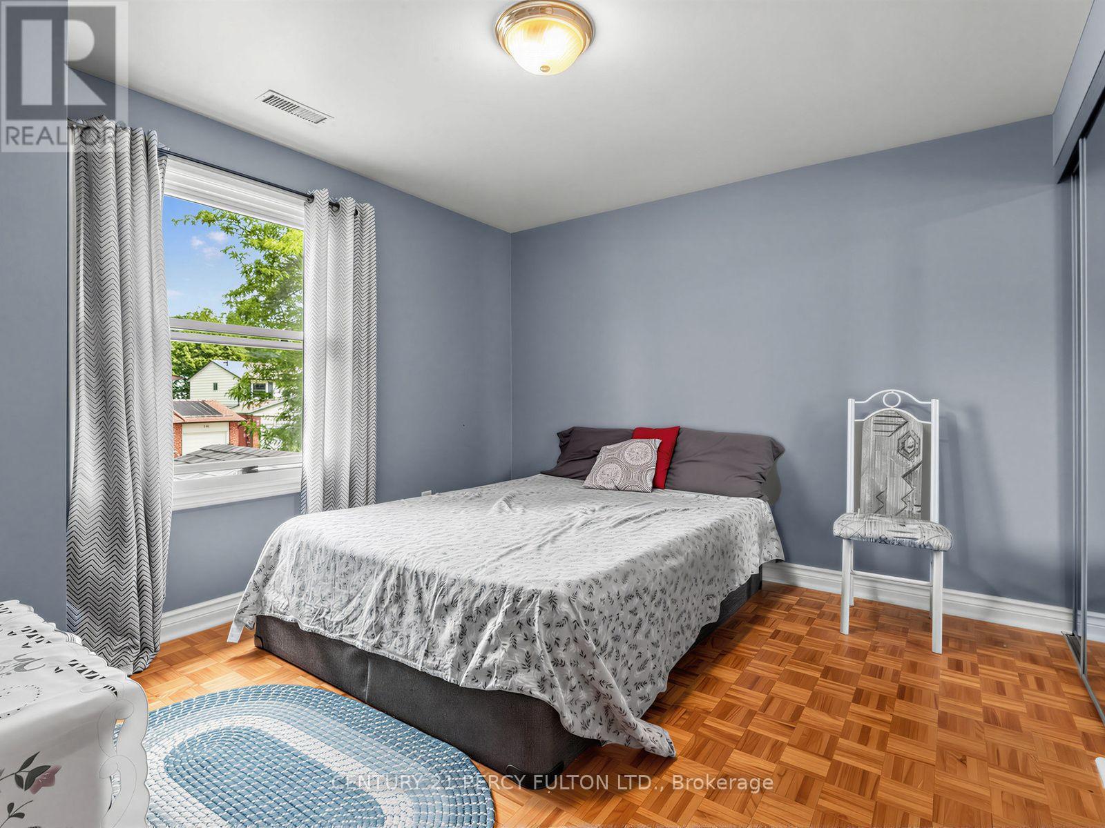 388 Handley Crescent, Newmarket, ON - Indoor Photo Showing Bedroom