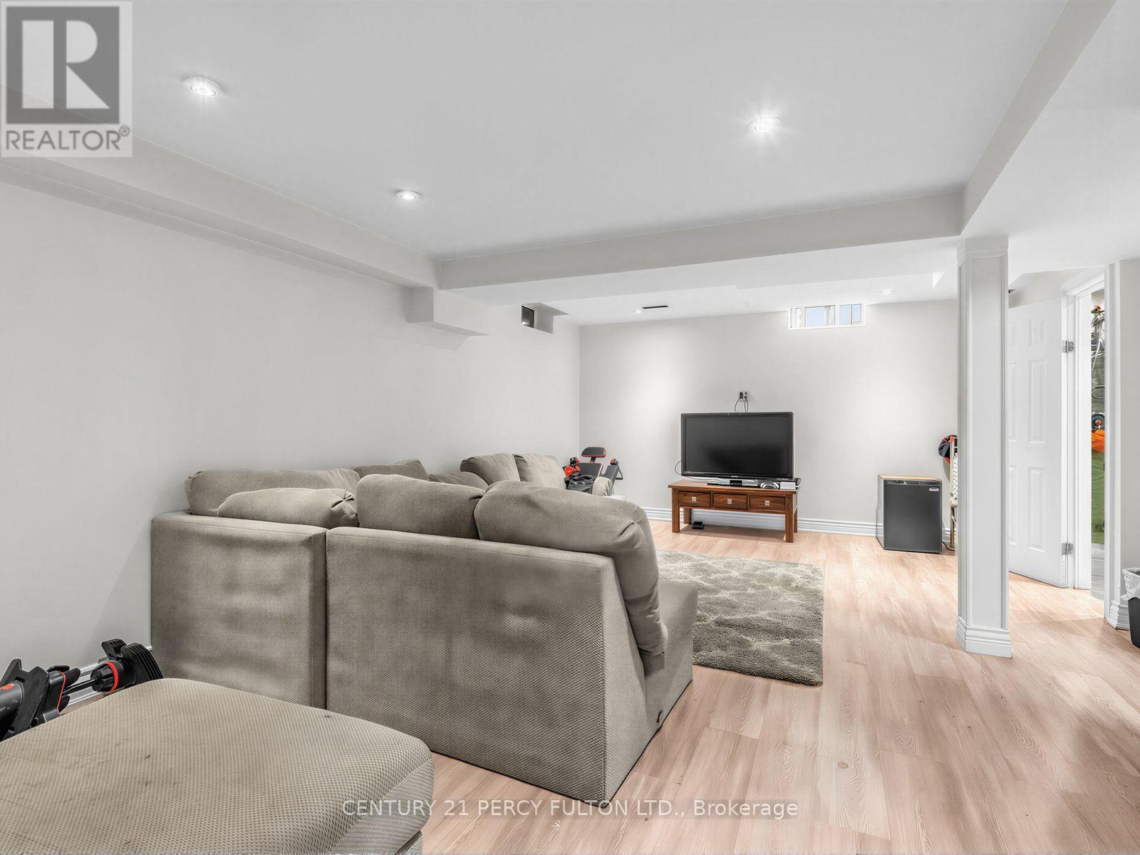 388 Handley Crescent, Newmarket, ON - Indoor
