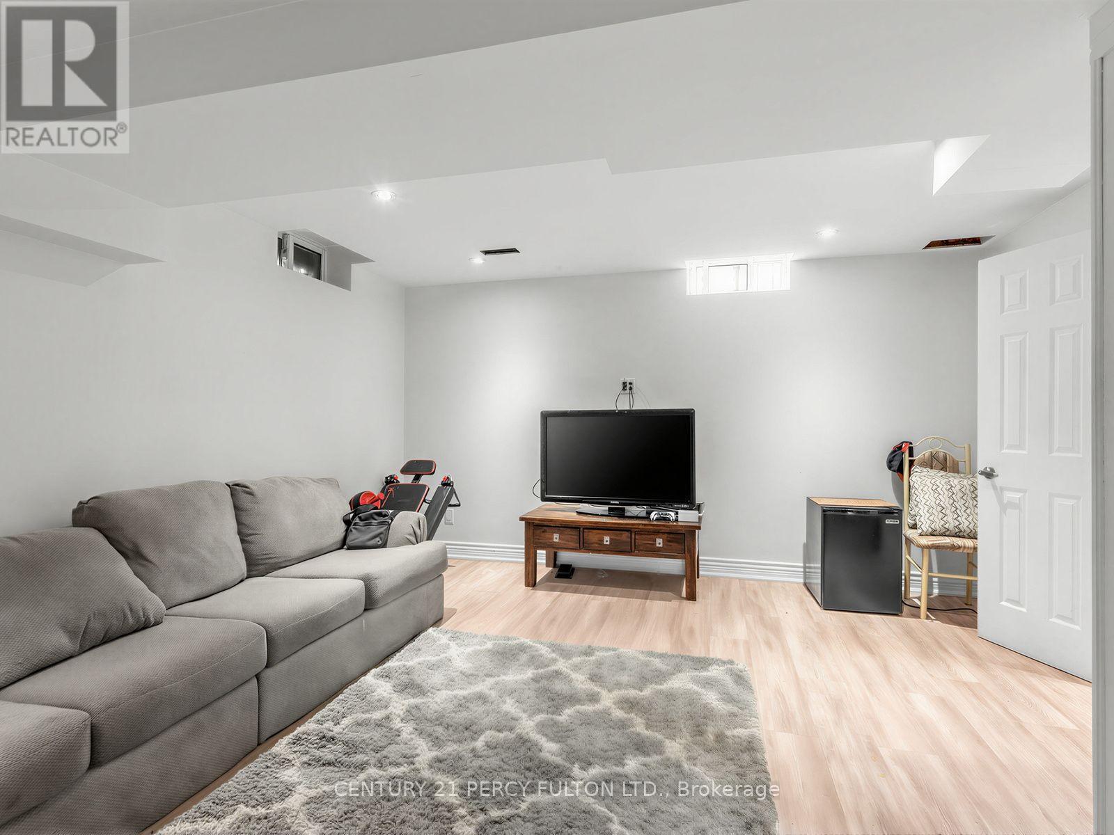388 Handley Crescent, Newmarket, ON - Indoor