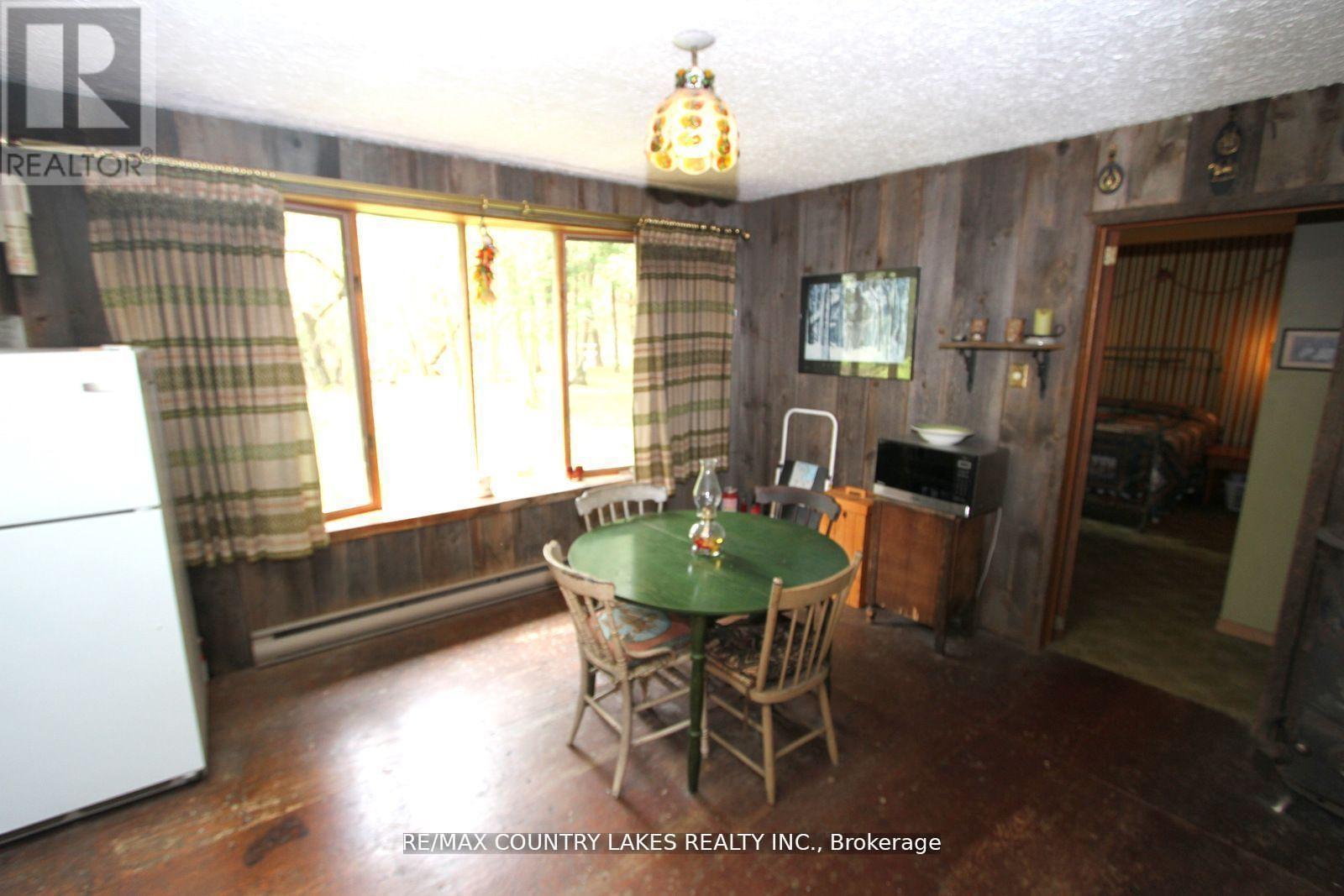 B40440 Shore Road, Brock, ON - Indoor Photo Showing Dining Room