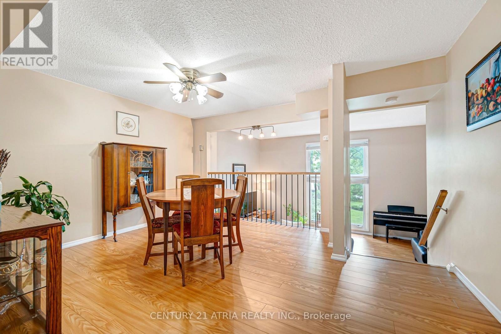 18 Thatchers Mill Way, Markham, ON - Indoor Photo Showing Dining Room