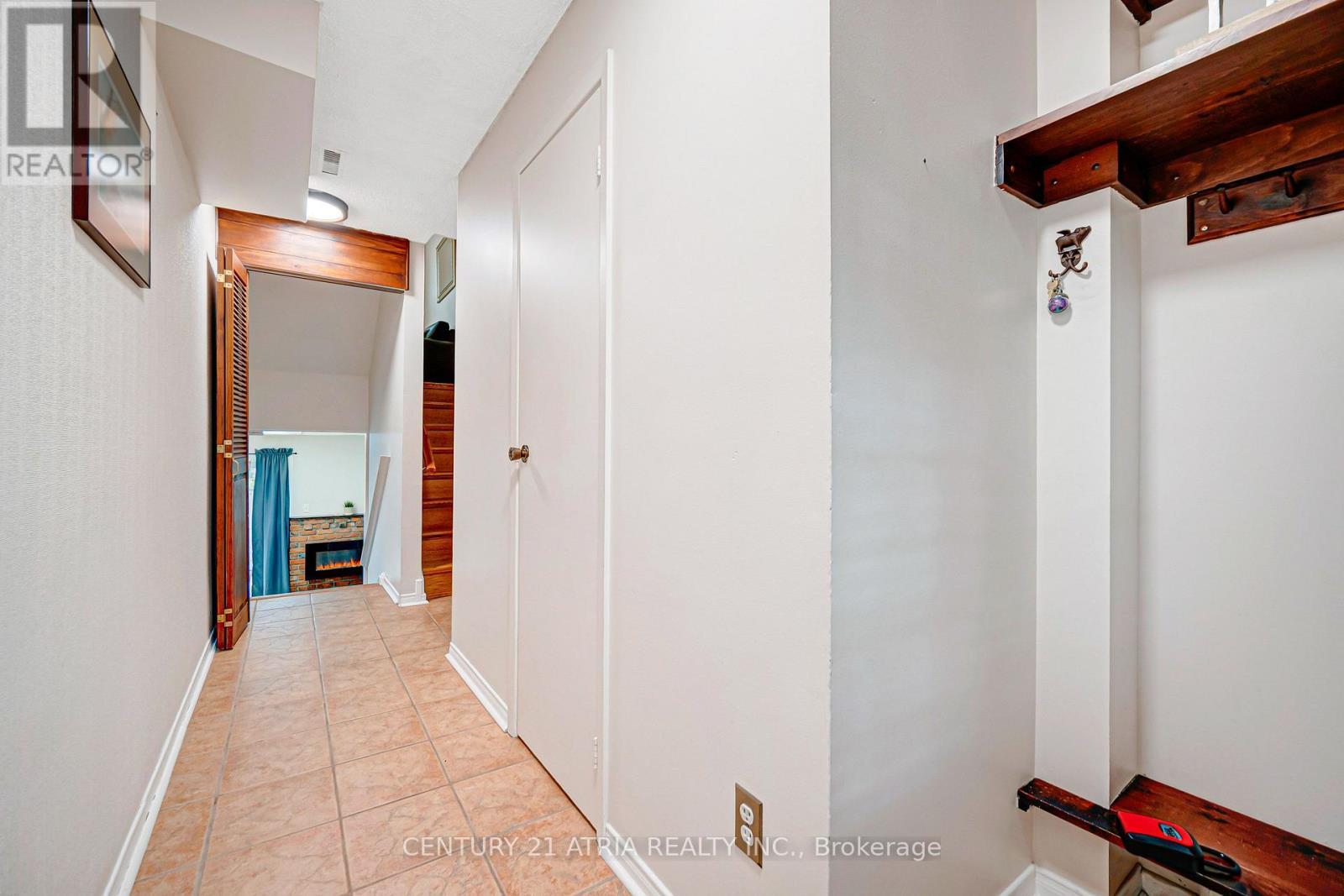 18 Thatchers Mill Way, Markham, ON - Indoor Photo Showing Other Room