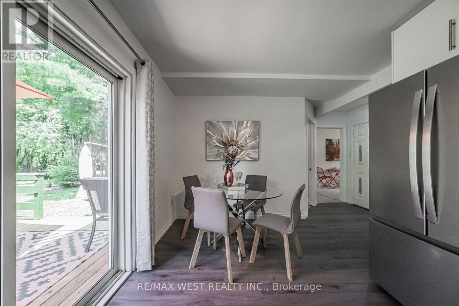 9510 Morning Glory Road, Georgina, ON - Indoor Photo Showing Dining Room