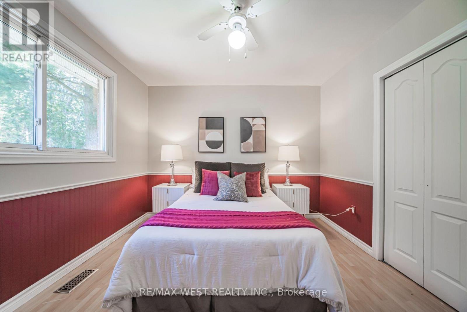 9510 Morning Glory Road, Georgina, ON - Indoor Photo Showing Bedroom