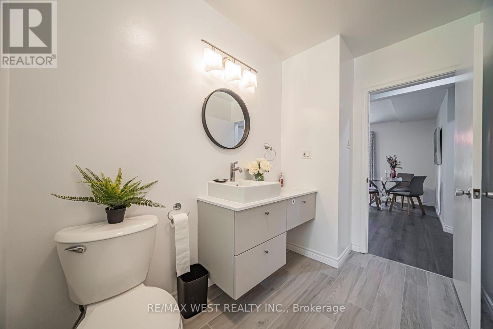 9510 Morning Glory Road, Georgina, ON - Indoor Photo Showing Bathroom