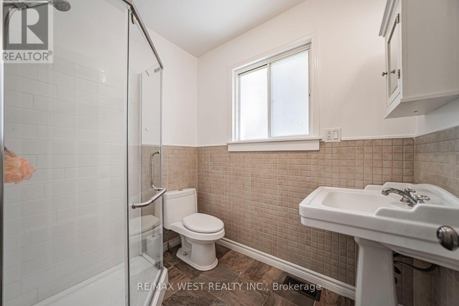 9510 Morning Glory Road, Georgina, ON - Indoor Photo Showing Bathroom