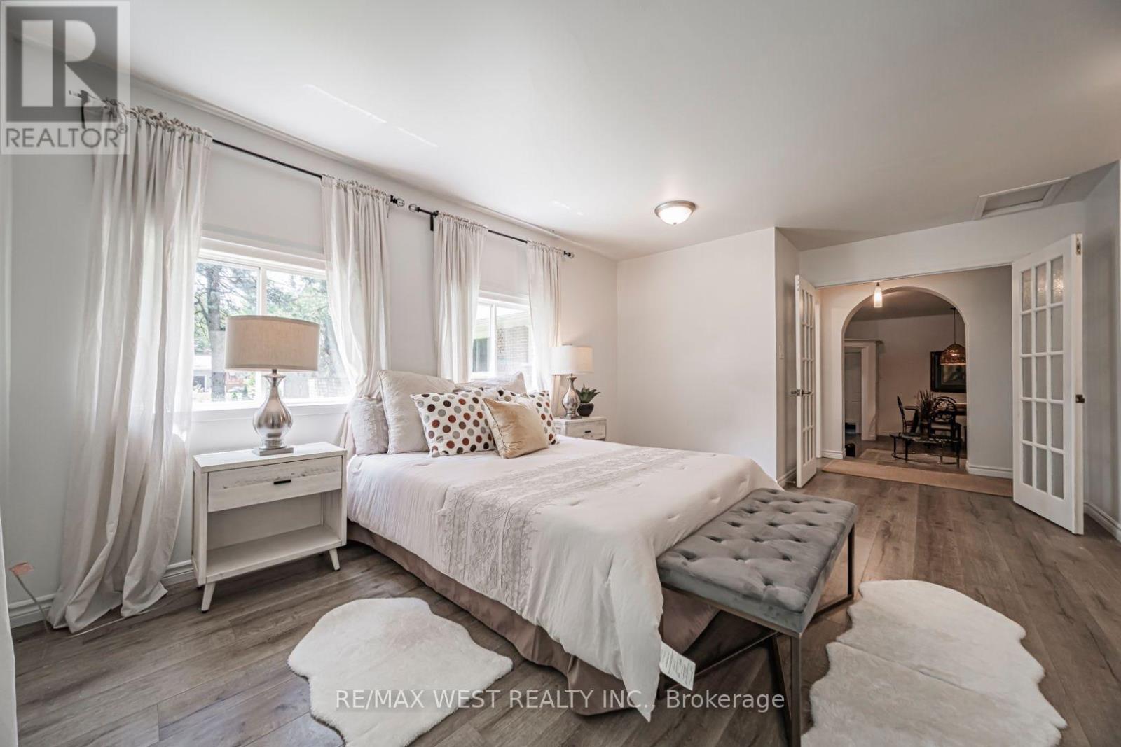 9510 Morning Glory Road, Georgina, ON - Indoor Photo Showing Bedroom