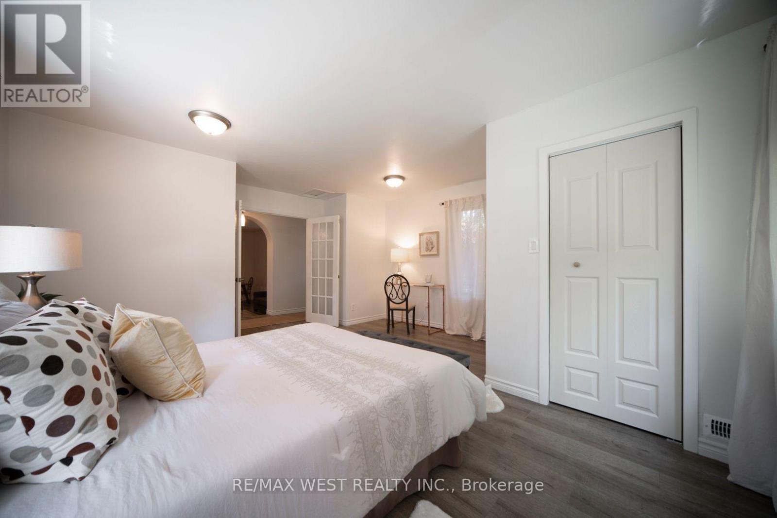 9510 Morning Glory Road, Georgina, ON - Indoor Photo Showing Bedroom