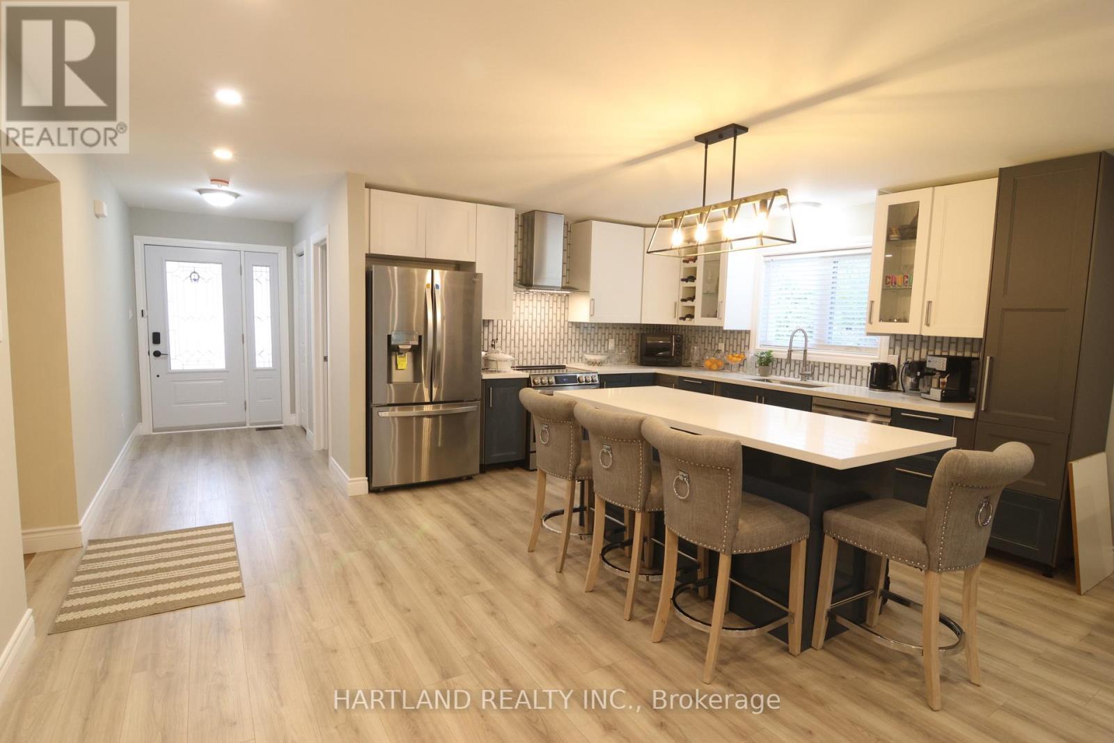 22 Berkely Street, Wasaga Beach, ON - Indoor