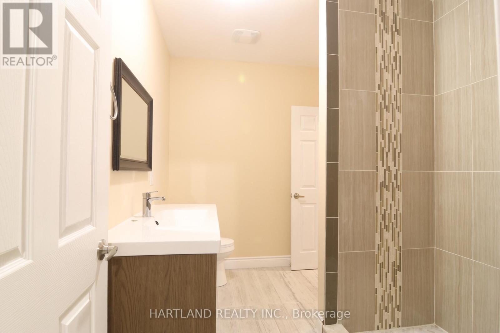 22 Berkely Street, Wasaga Beach, ON - Indoor Photo Showing Bathroom