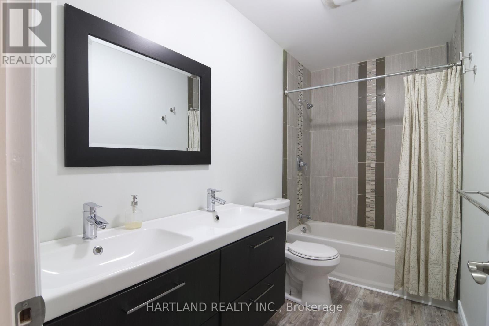 22 Berkely Street, Wasaga Beach, ON - Indoor Photo Showing Bathroom