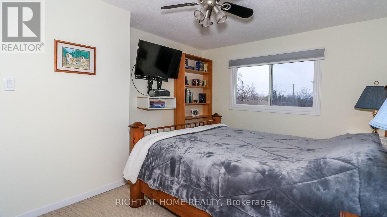 23 - 52 Adelaide Street, Barrie, ON - Indoor Photo Showing Bedroom