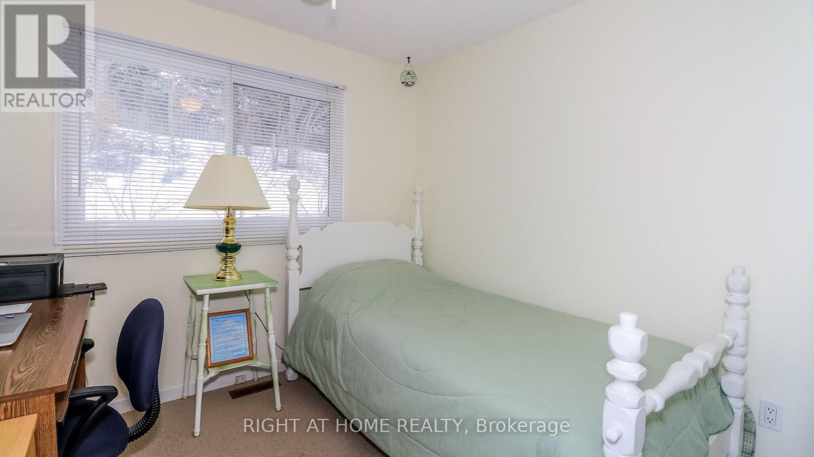 23 - 52 Adelaide Street, Barrie, ON - Indoor Photo Showing Bedroom