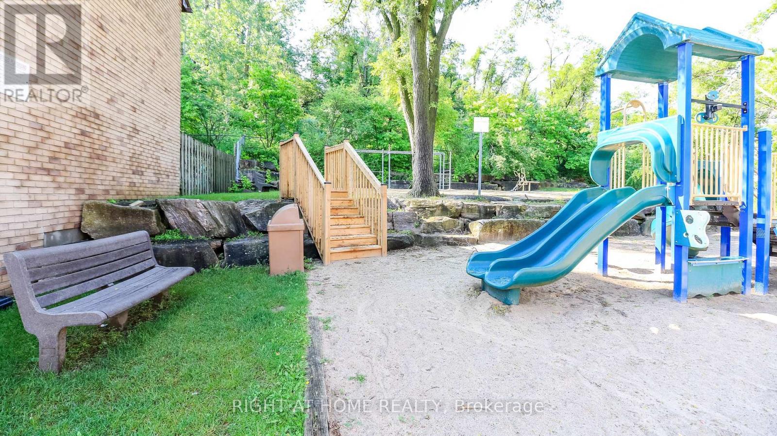 23 - 52 Adelaide Street, Barrie, ON - Outdoor