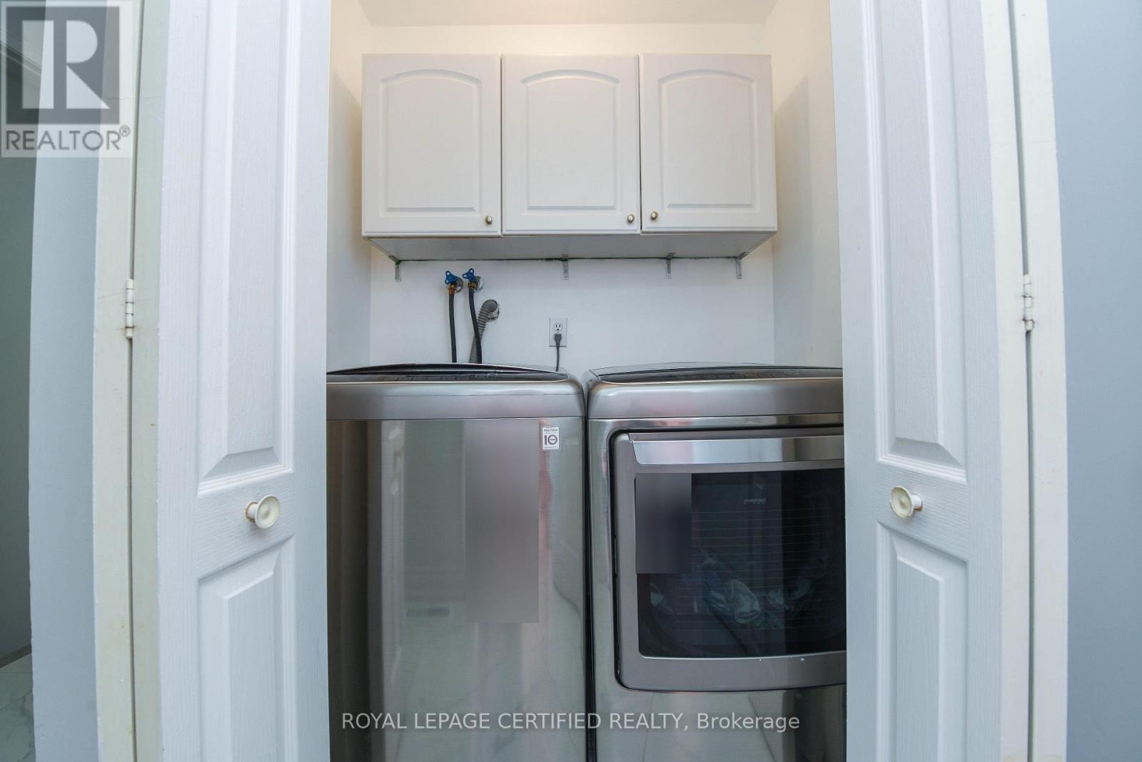 6037 Clover Ridge Crescent, Mississauga, ON - Indoor Photo Showing Laundry Room