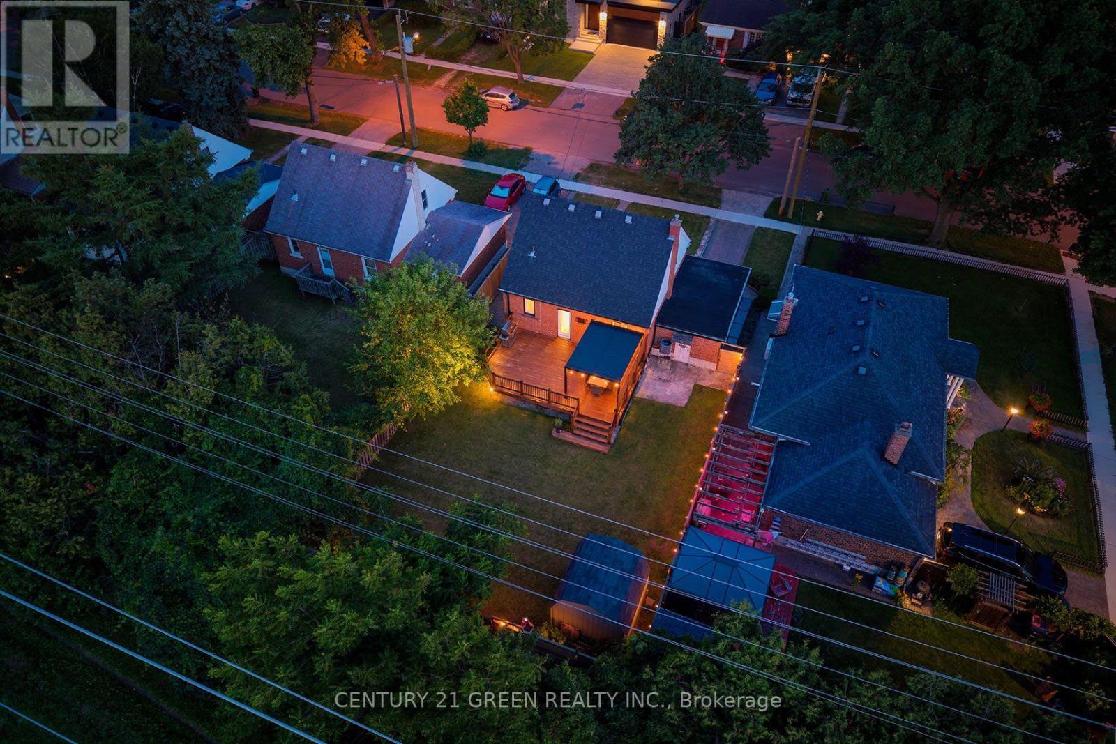 32 Castlebar Road, Toronto, ON -
