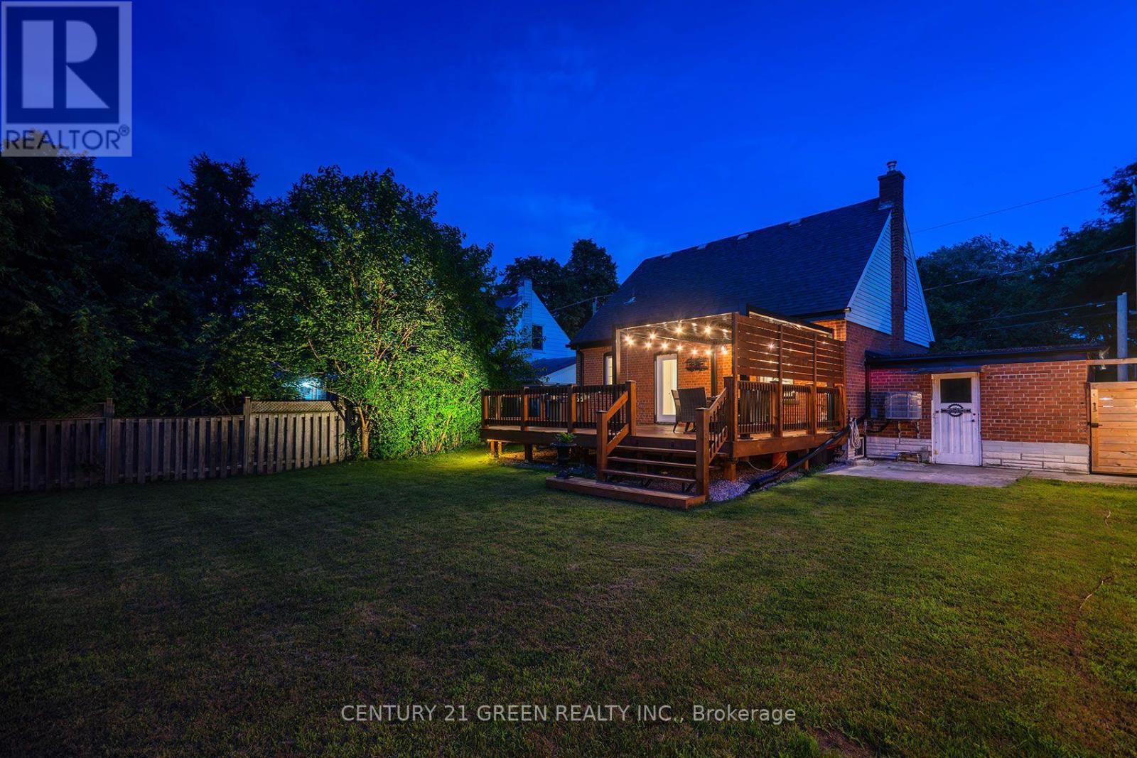 32 Castlebar Road, Toronto, ON - Outdoor With Deck Patio Veranda