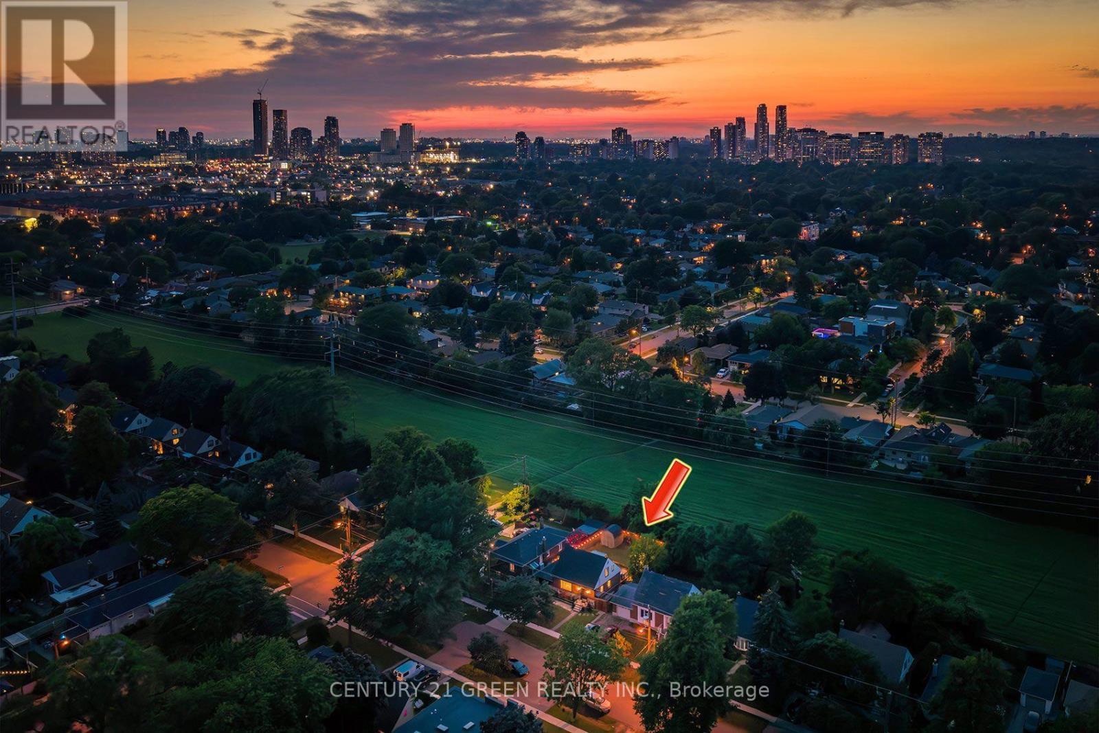 32 Castlebar Road, Toronto, ON - Outdoor