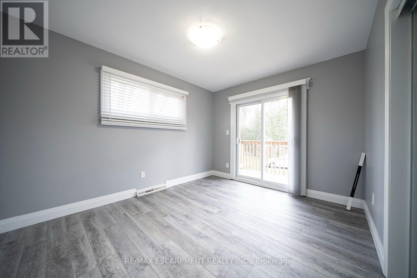 Upper - 76 Glenview Avenue, Cambridge, ON - Indoor Photo Showing Other Room