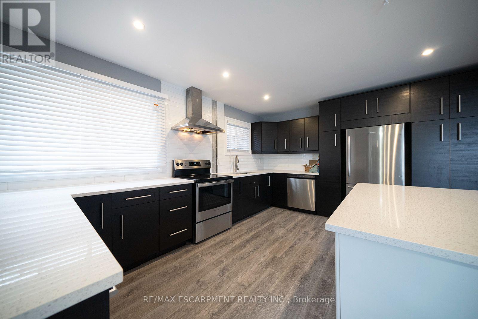 Upper - 76 Glenview Avenue, Cambridge, ON - Indoor Photo Showing Kitchen With Stainless Steel Kitchen With Upgraded Kitchen