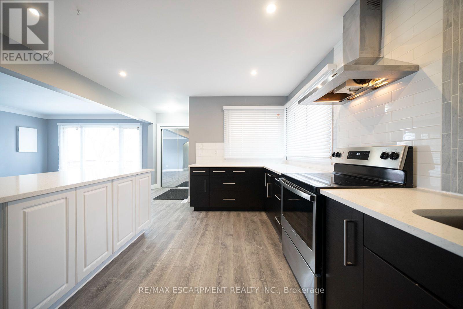 Upper - 76 Glenview Avenue, Cambridge, ON - Indoor Photo Showing Kitchen With Upgraded Kitchen