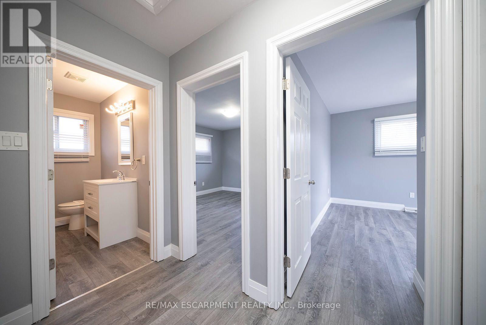 Upper - 76 Glenview Avenue, Cambridge, ON - Indoor Photo Showing Other Room