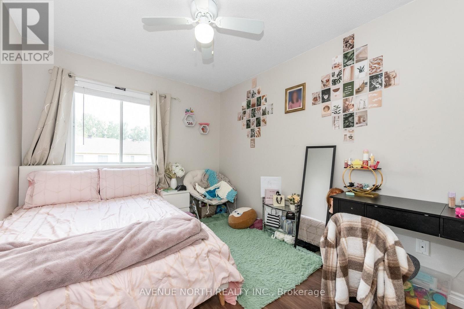 501 Lawler Crescent, Ottawa, ON - Indoor Photo Showing Bedroom