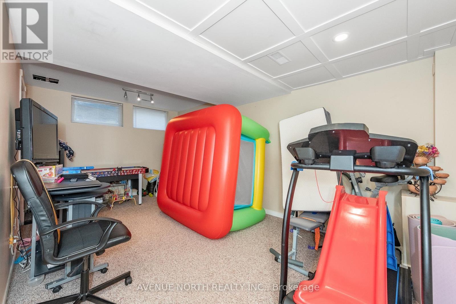 501 Lawler Crescent, Ottawa, ON - Indoor