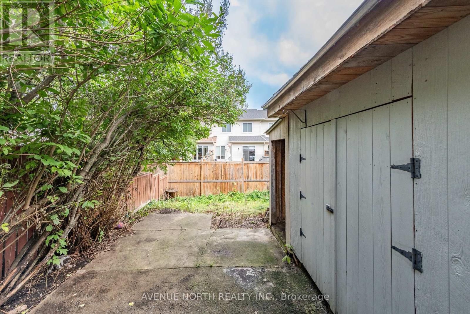 501 Lawler Crescent, Ottawa, ON - Outdoor
