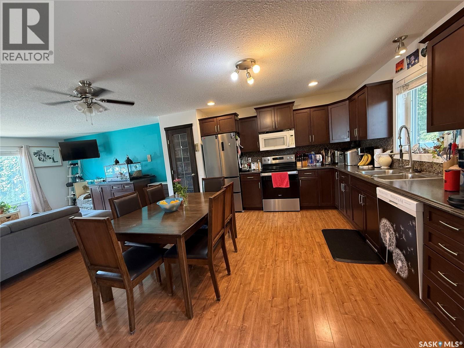 134 10Th Street, Humboldt, SK - Indoor