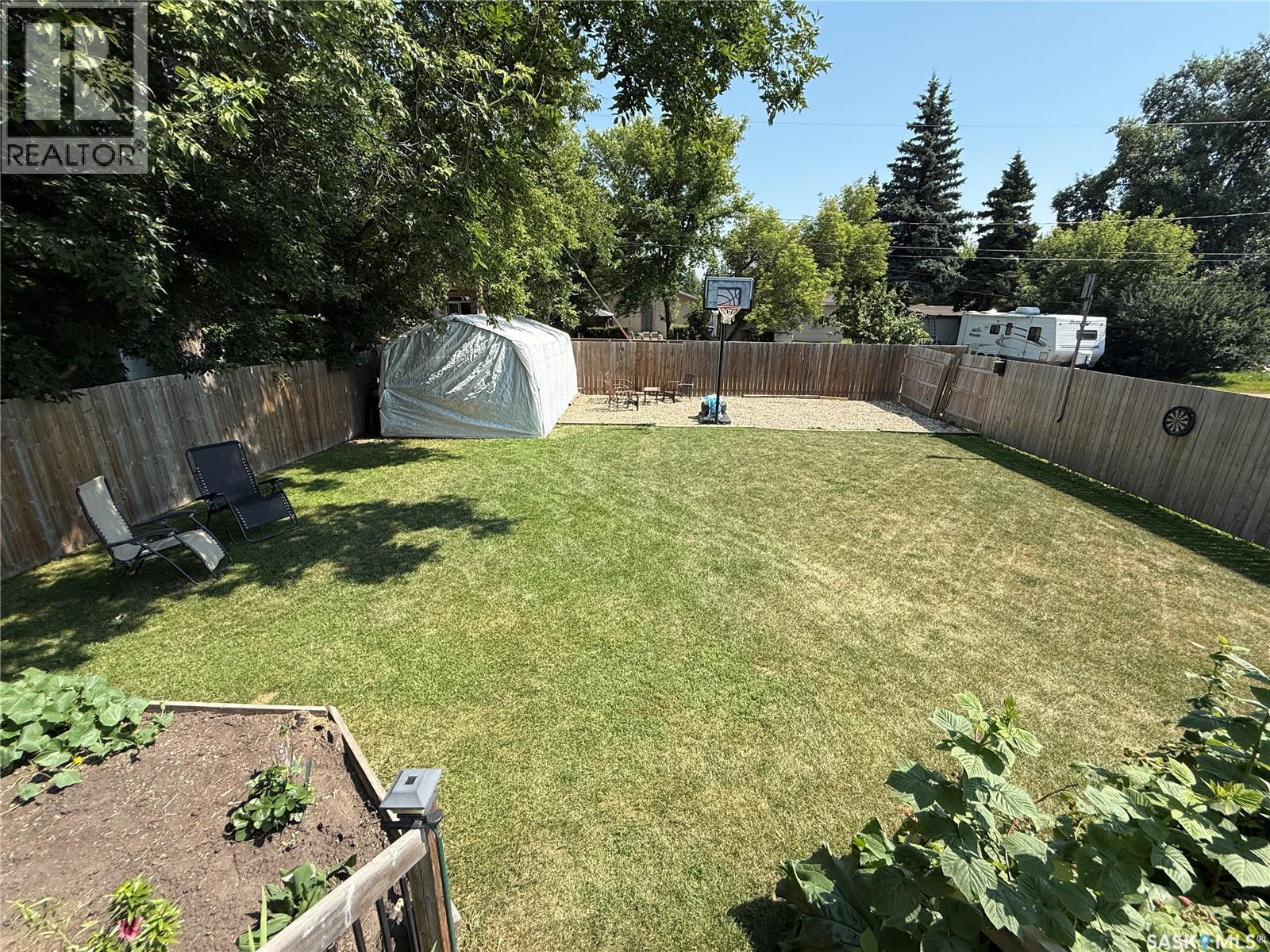 134 10Th Street, Humboldt, SK - Outdoor With Backyard