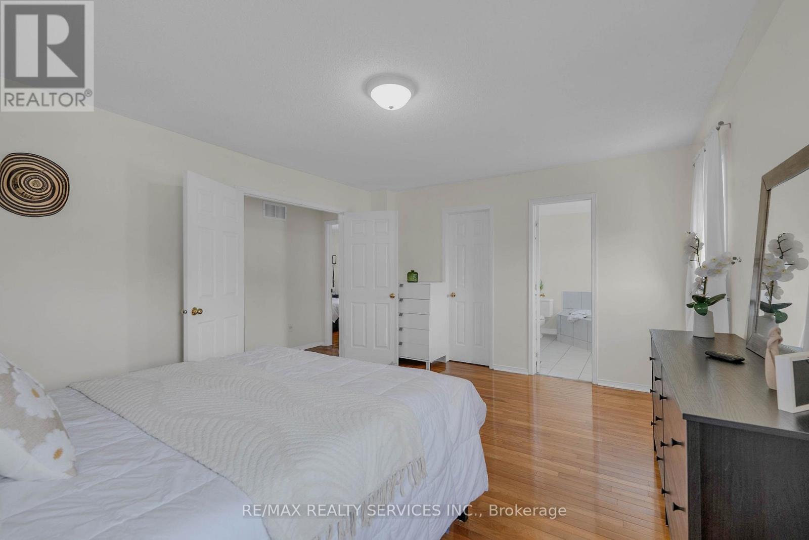 128 Seaside Circle, Brampton, ON - Indoor Photo Showing Bedroom