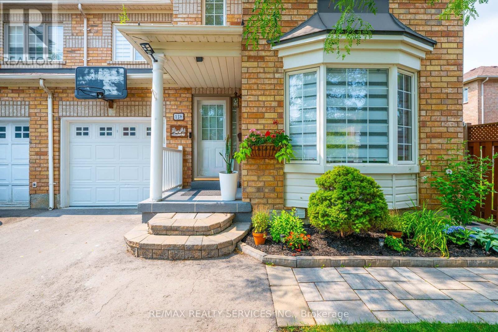 128 Seaside Circle, Brampton, ON - Outdoor