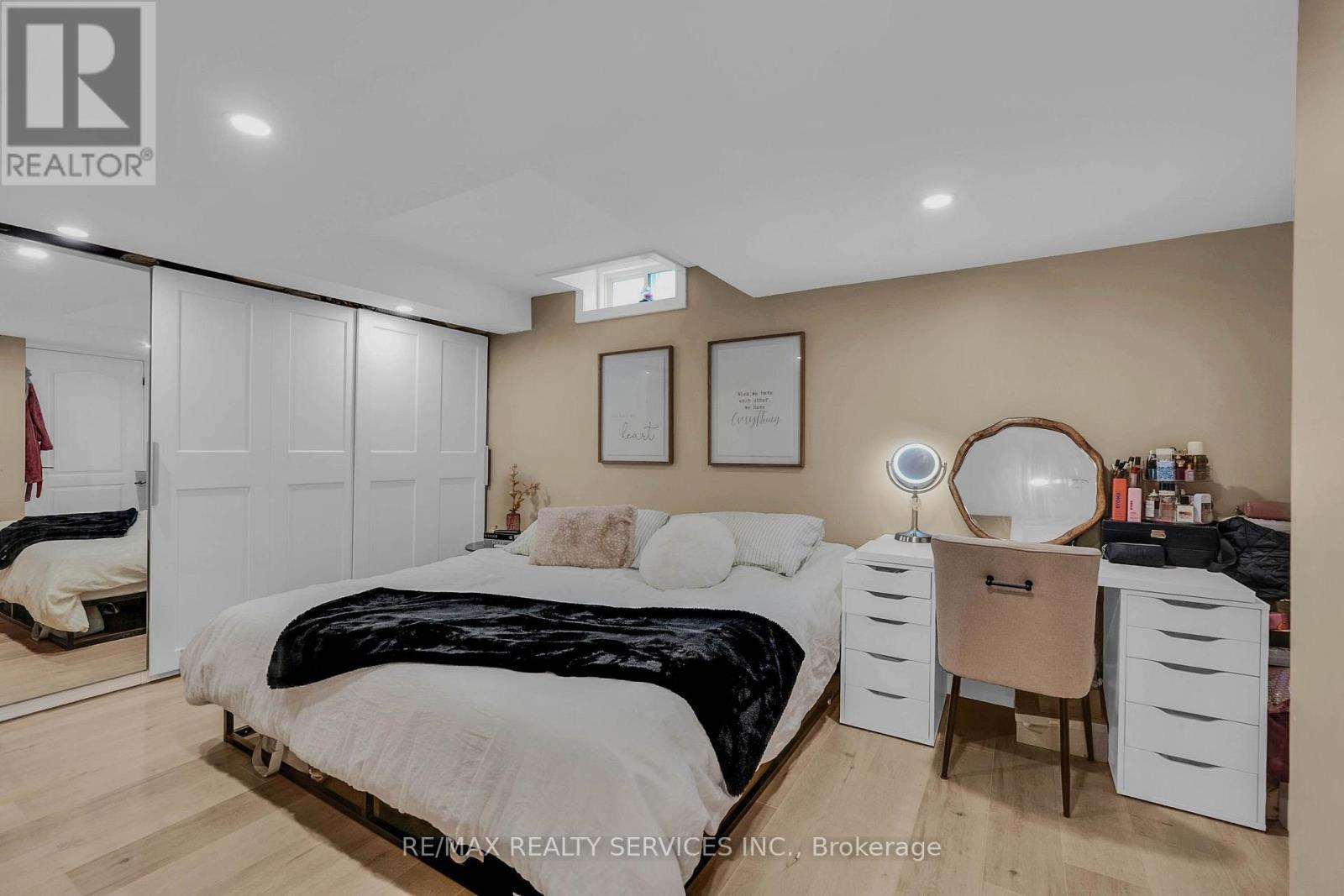 128 Seaside Circle, Brampton, ON - Indoor Photo Showing Bedroom