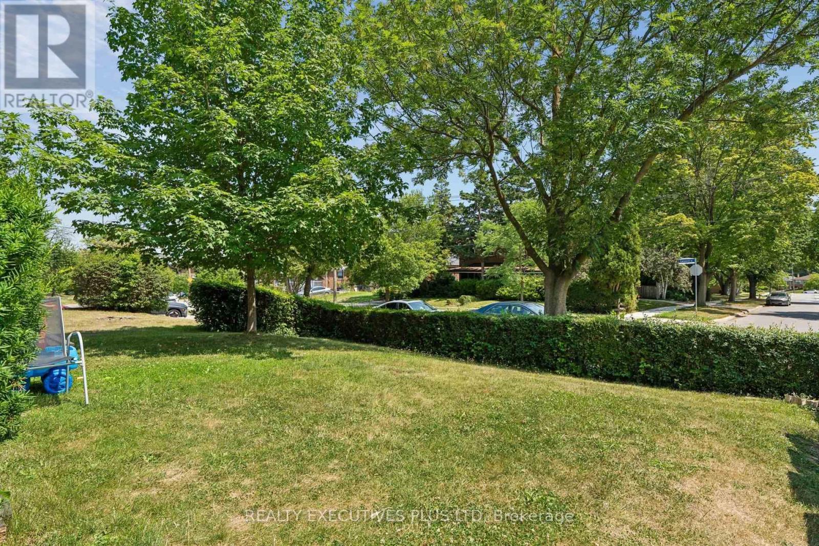 Front Yard - 74 Calstock Drive, Toronto, ON - Outdoor