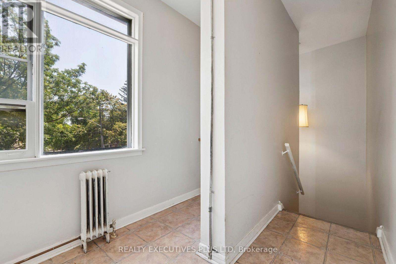 Upper Landing - 74 Calstock Drive, Toronto, ON - Indoor Photo Showing Other Room