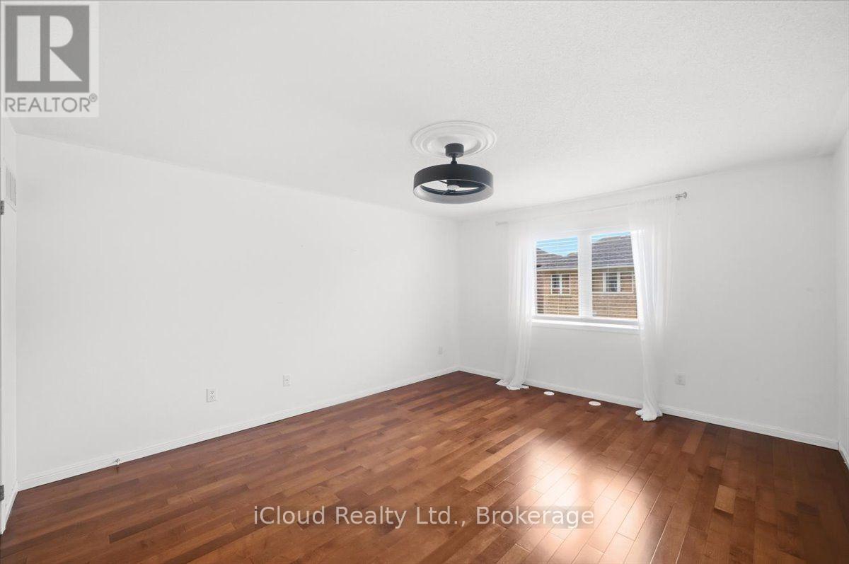 270 Whetham Heights, Milton, ON - Indoor Photo Showing Other Room