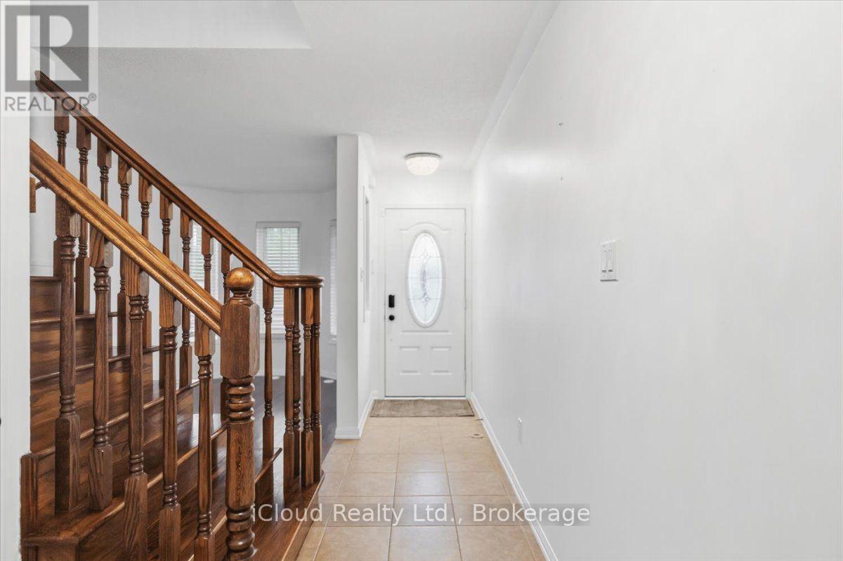 270 Whetham Heights, Milton, ON - Indoor Photo Showing Other Room