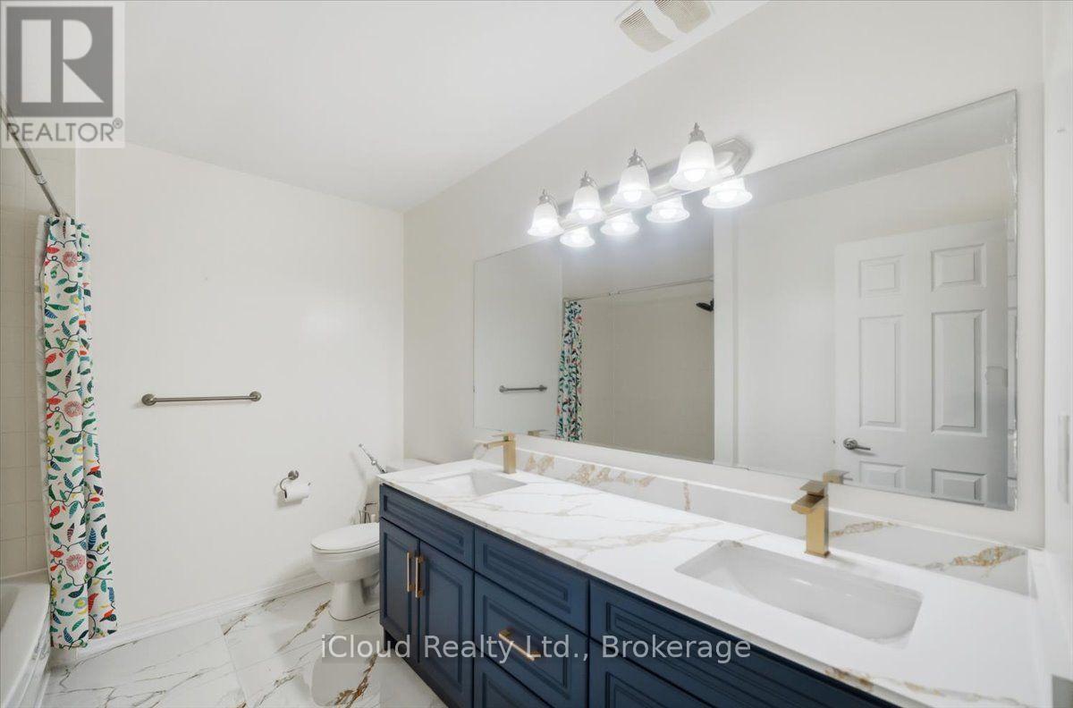270 Whetham Heights, Milton, ON - Indoor Photo Showing Bathroom