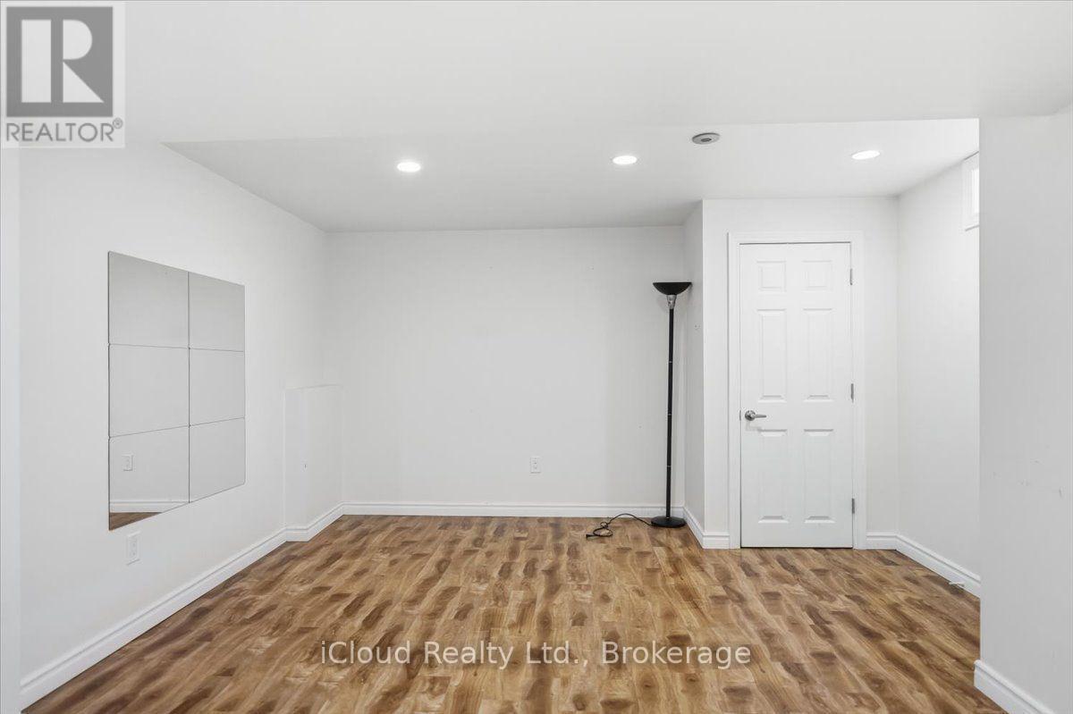 270 Whetham Heights, Milton, ON - Indoor Photo Showing Other Room