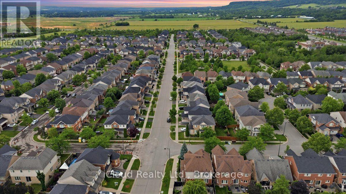 270 Whetham Heights, Milton, ON - Outdoor With View