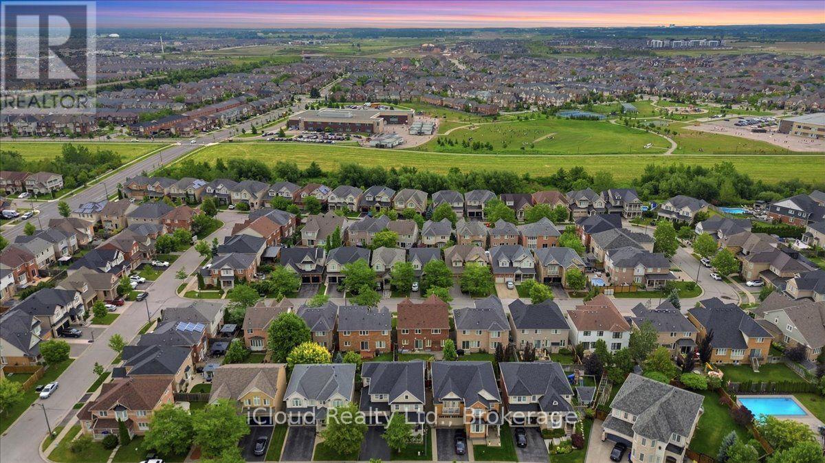 270 Whetham Heights, Milton, ON - Outdoor With View