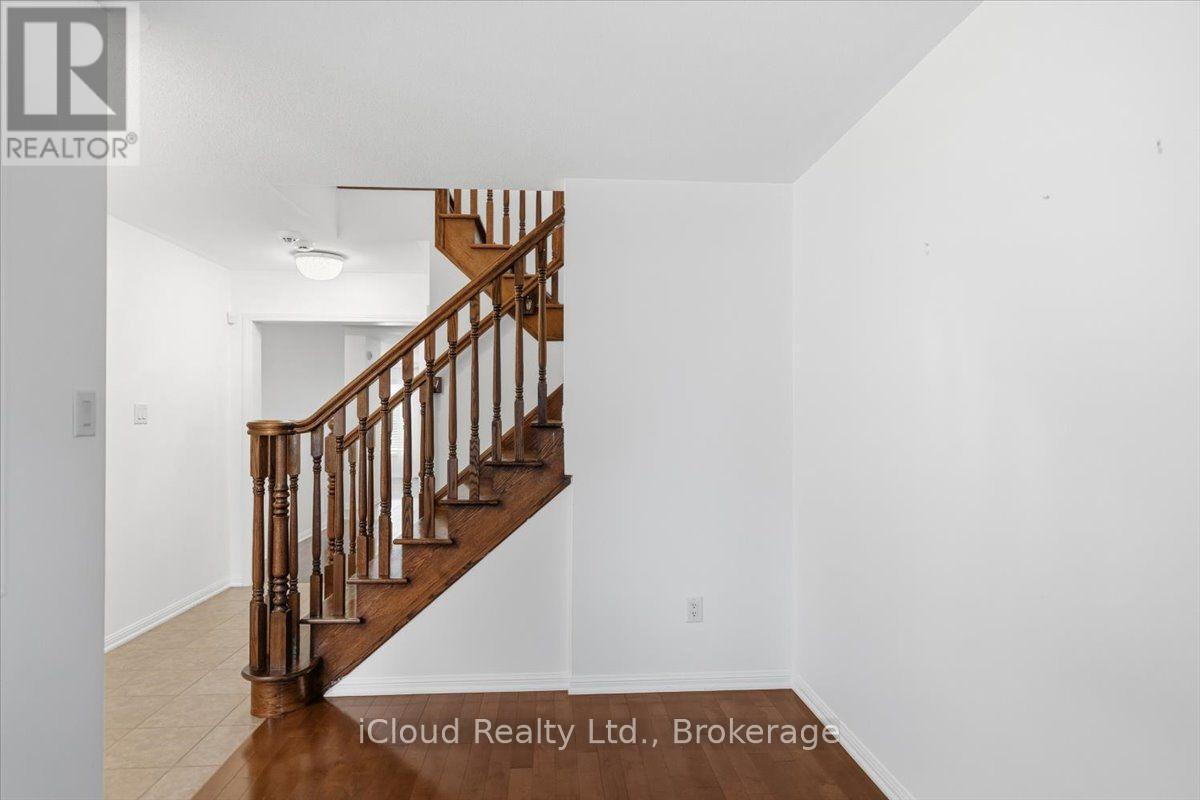 270 Whetham Heights, Milton, ON - Indoor Photo Showing Other Room