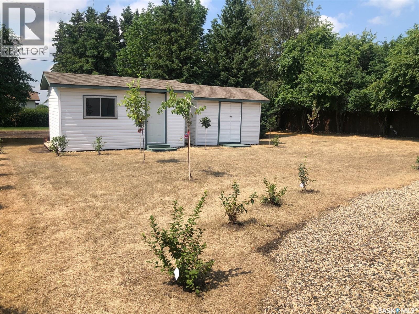 643 2Nd Street Ne, Preeceville, SK - Outdoor