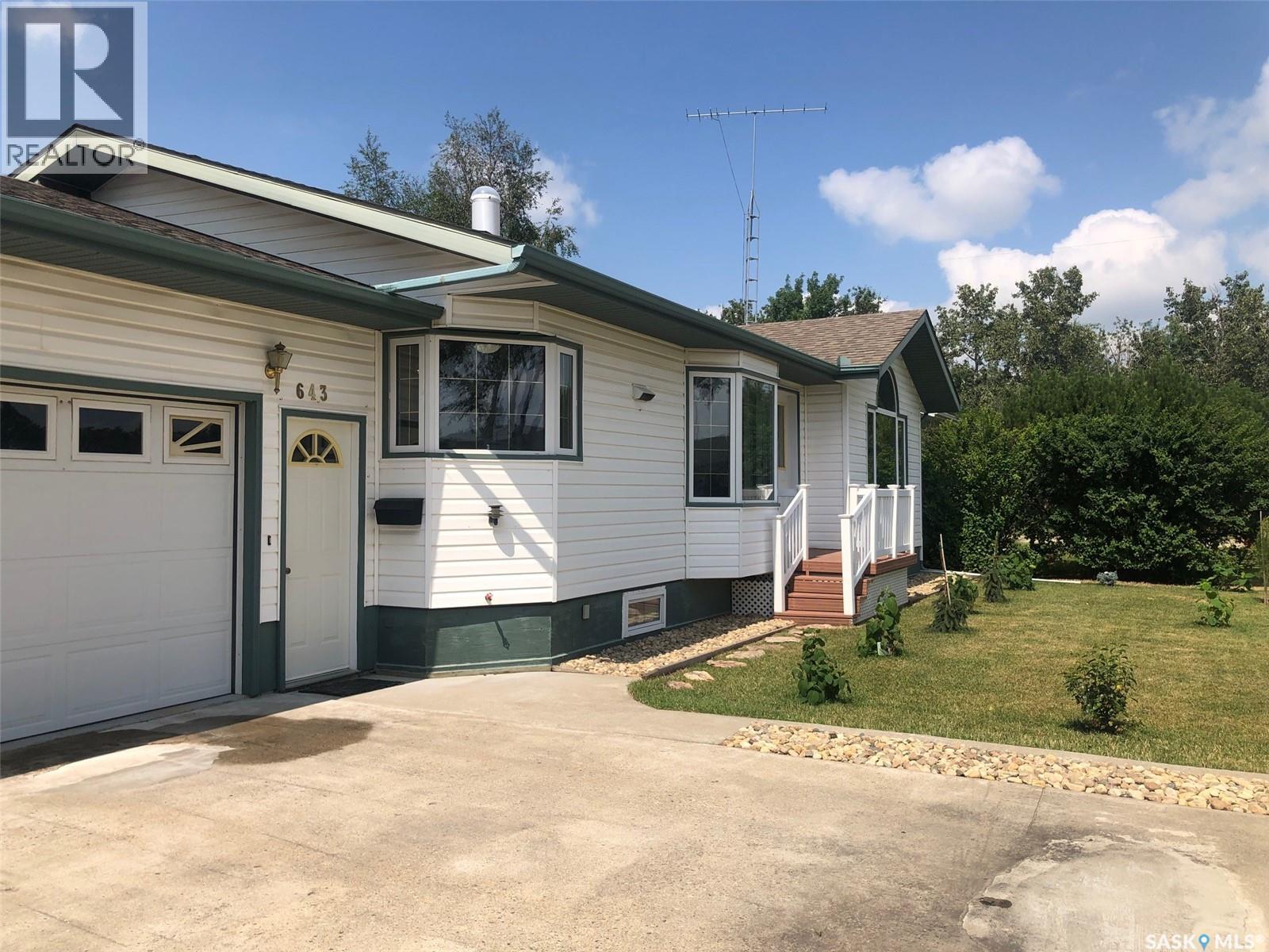 643 2Nd Street Ne, Preeceville, SK - Outdoor
