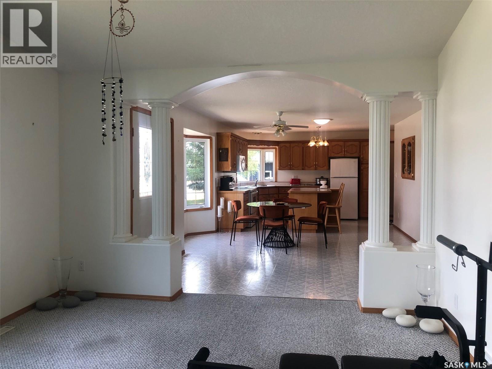 643 2Nd Street Ne, Preeceville, SK - Indoor