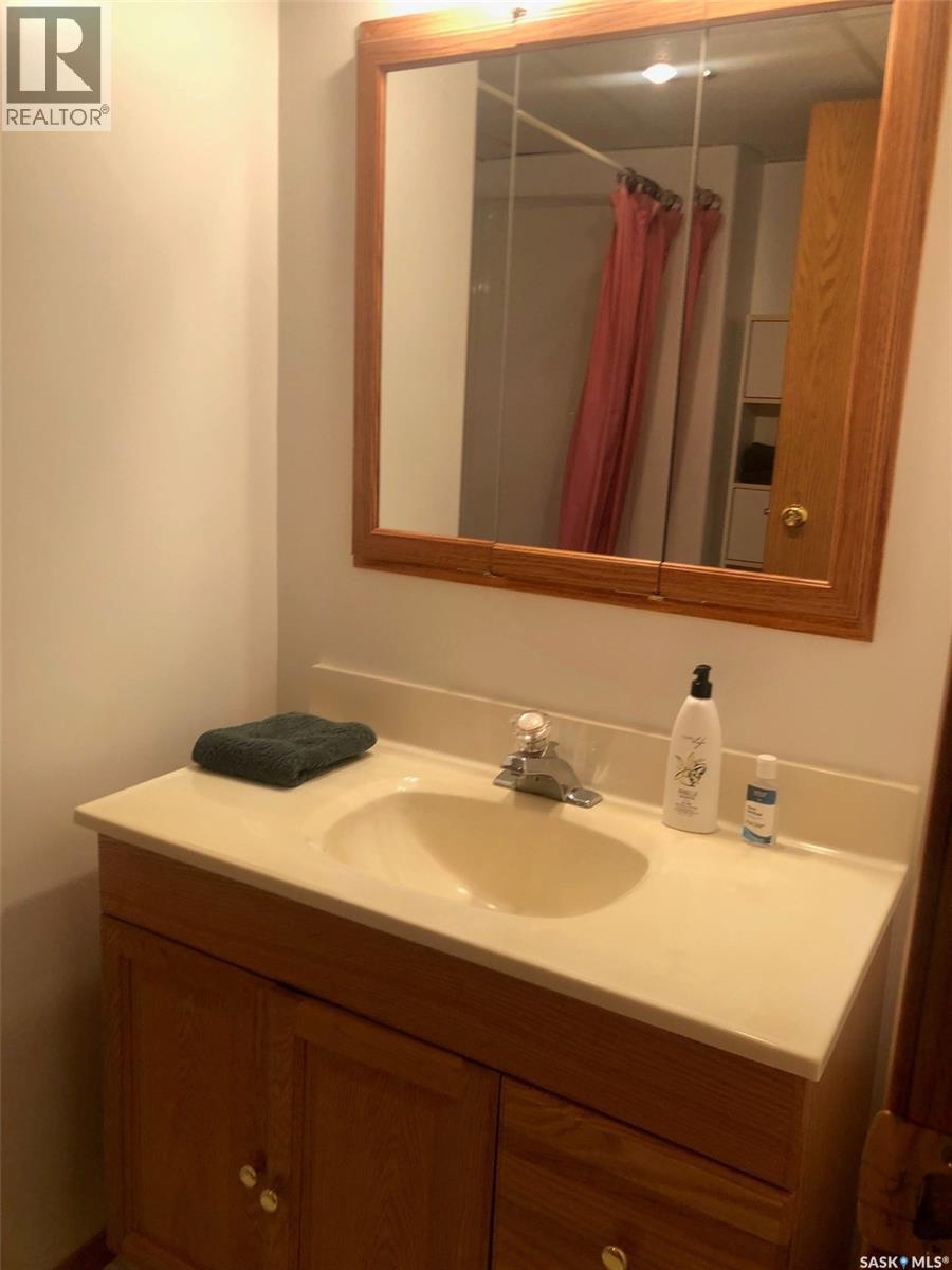 643 2Nd Street Ne, Preeceville, SK - Indoor Photo Showing Bathroom