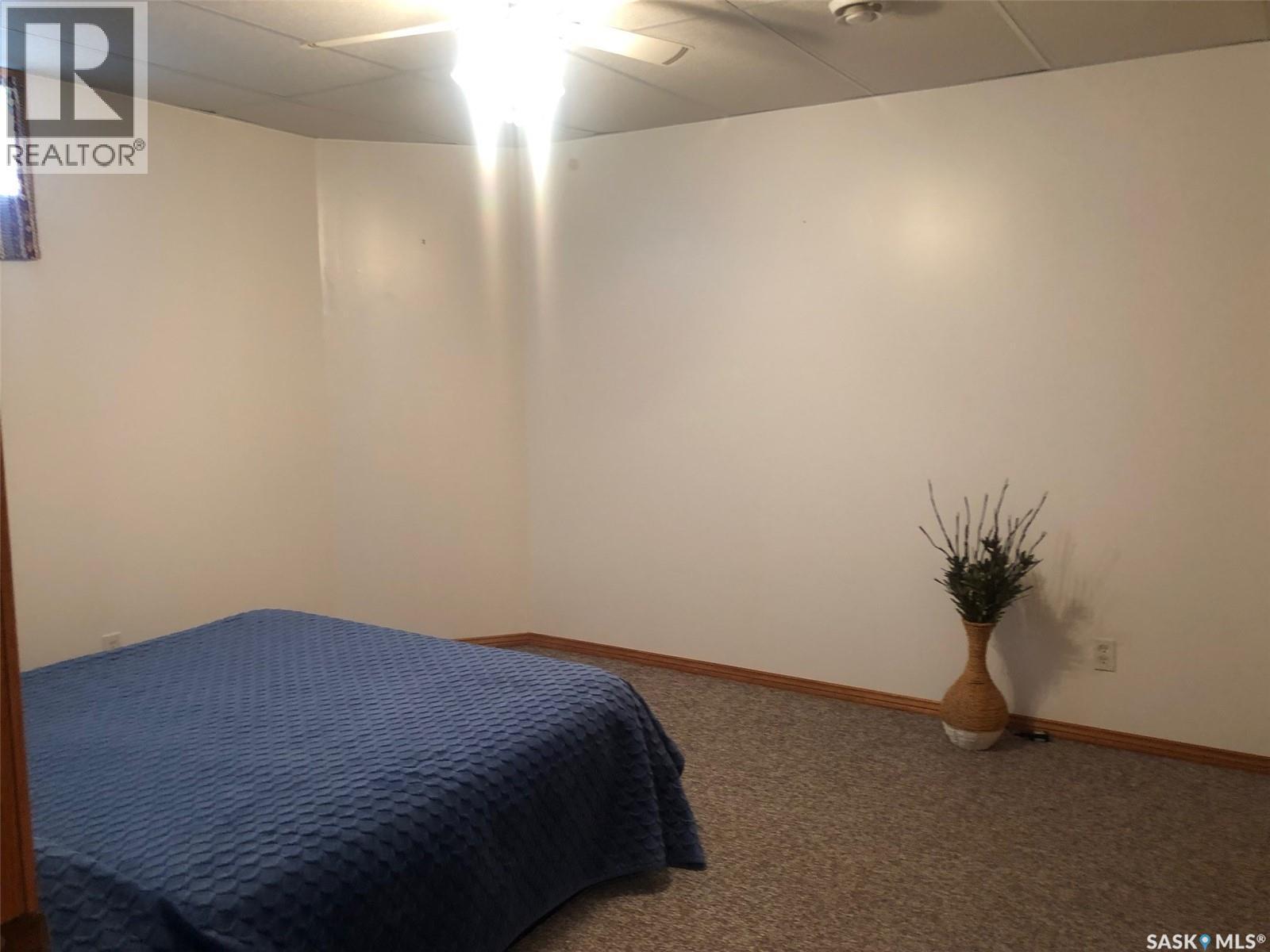 643 2Nd Street Ne, Preeceville, SK - Indoor Photo Showing Bedroom